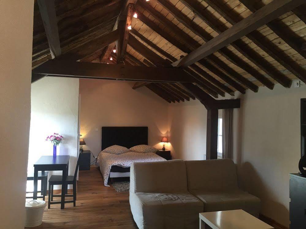 Domaine Du Moulin De Champie - Versailles - Gites & Suites Feucherolles Extérieur photo
