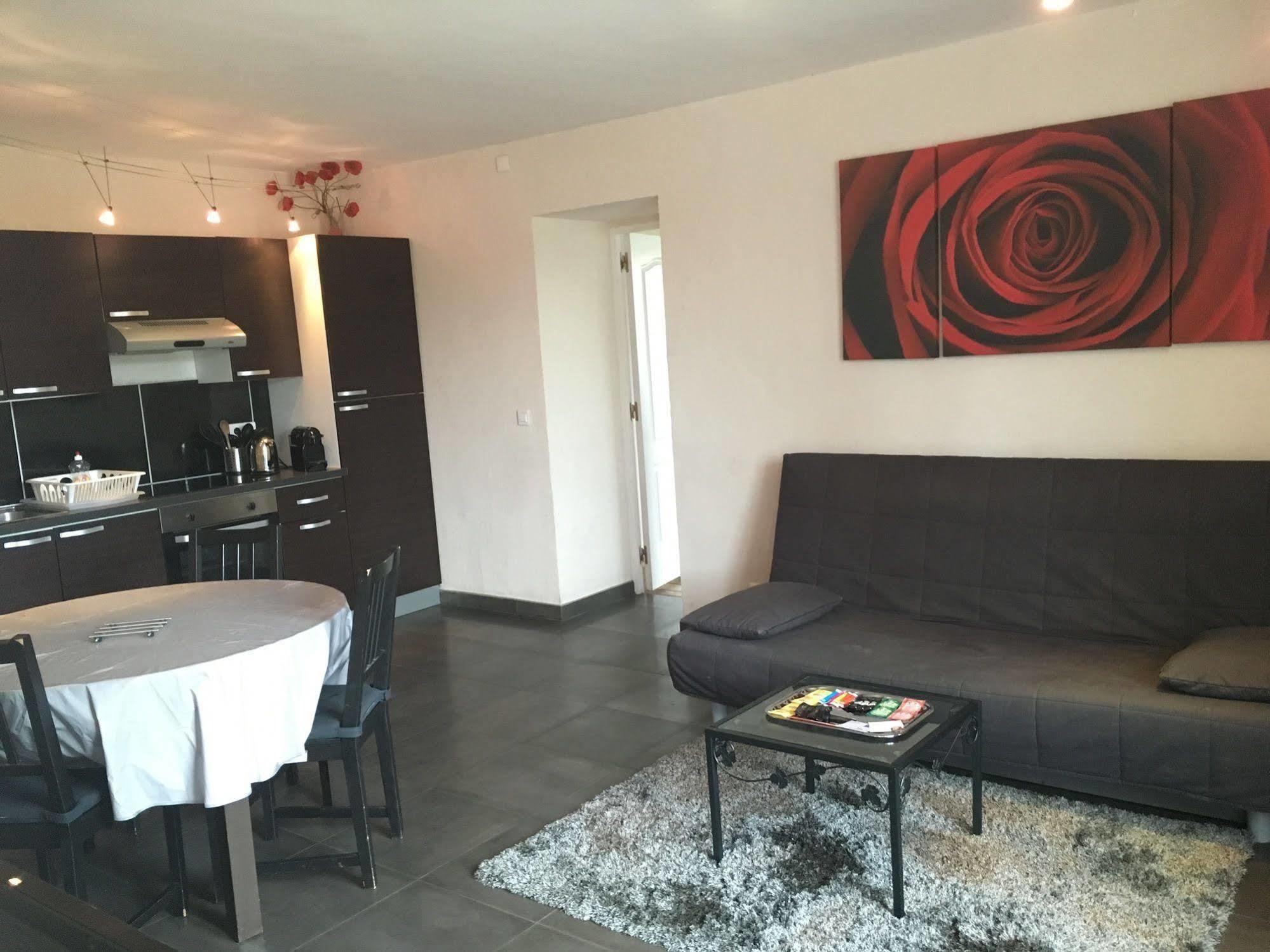 Domaine Du Moulin De Champie - Versailles - Gites & Suites Feucherolles Extérieur photo