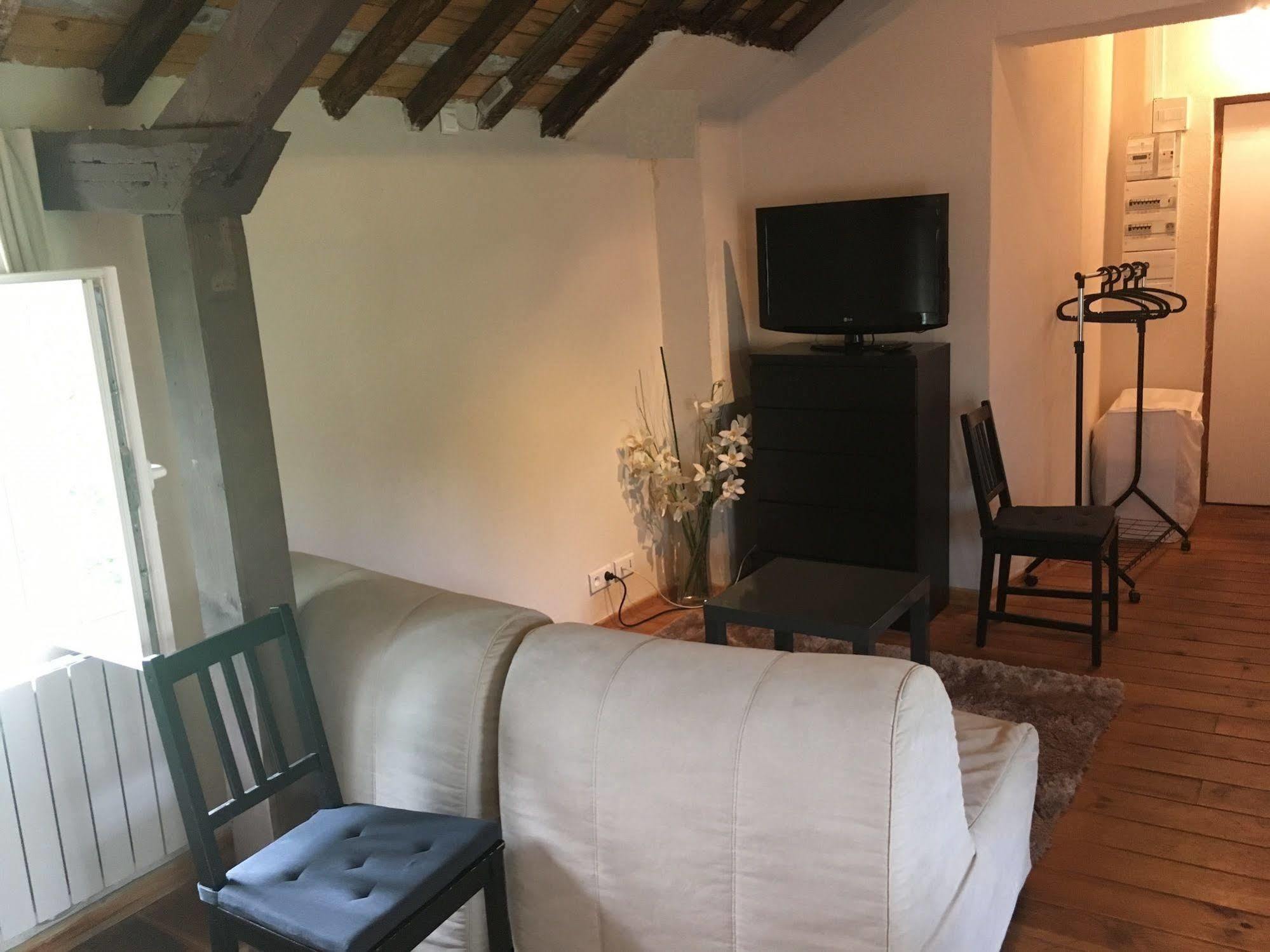 Domaine Du Moulin De Champie - Versailles - Gites & Suites Feucherolles Extérieur photo