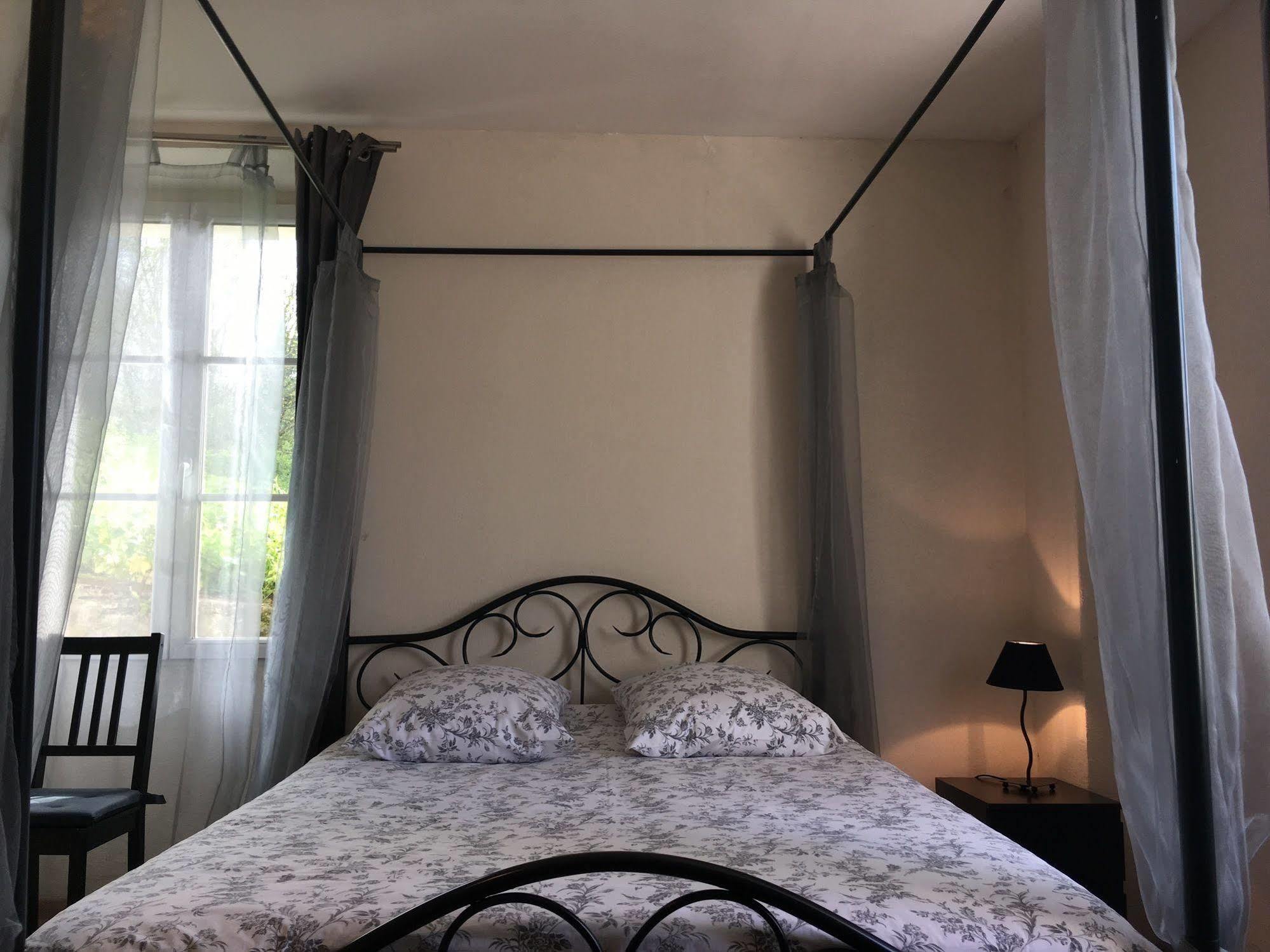 Domaine Du Moulin De Champie - Versailles - Gites & Suites Feucherolles Extérieur photo