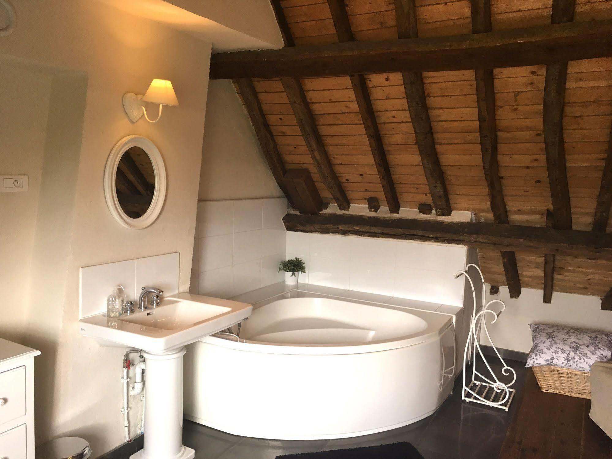Domaine Du Moulin De Champie - Versailles - Gites & Suites Feucherolles Extérieur photo