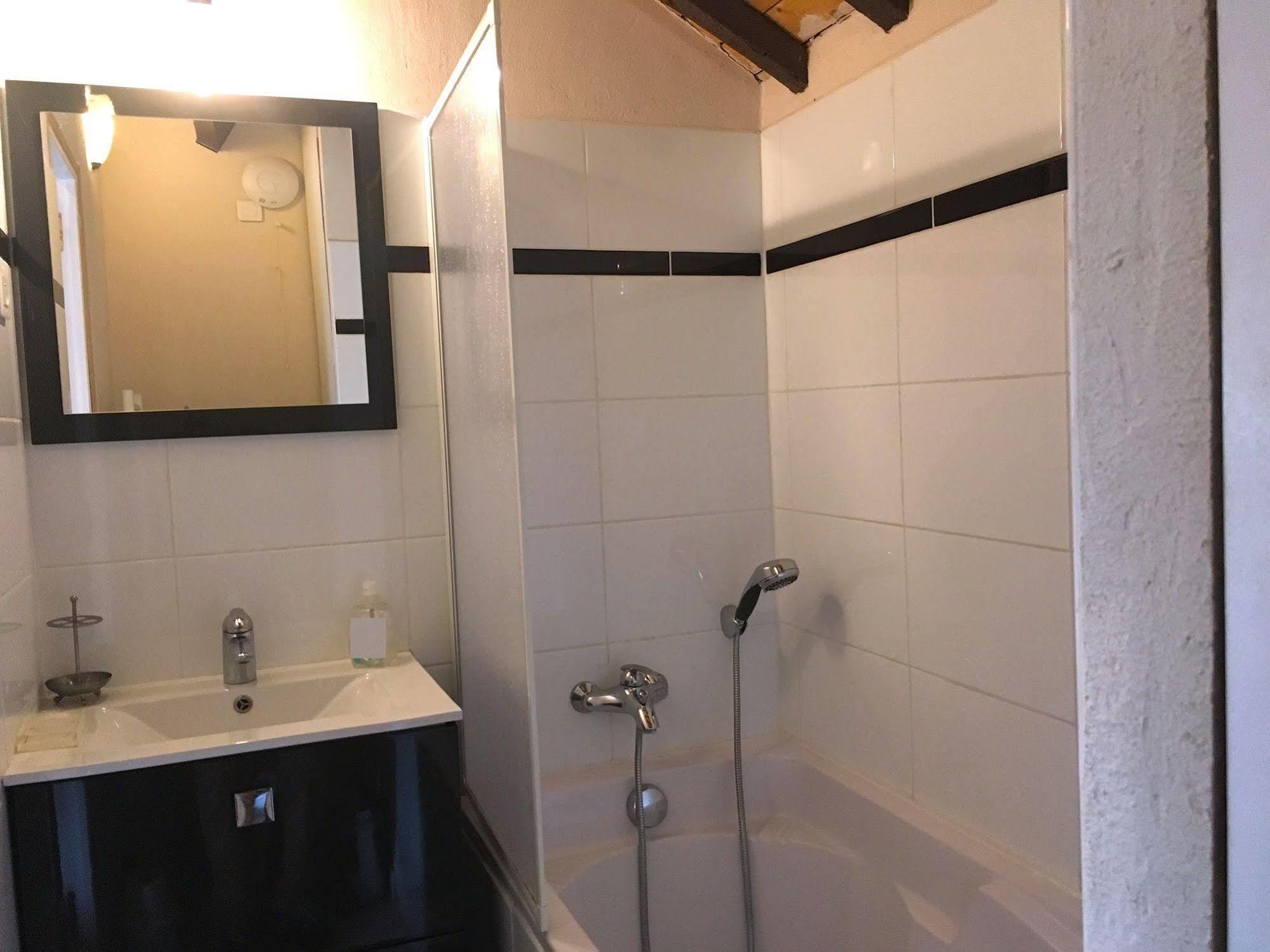 Domaine Du Moulin De Champie - Versailles - Gites & Suites Feucherolles Extérieur photo