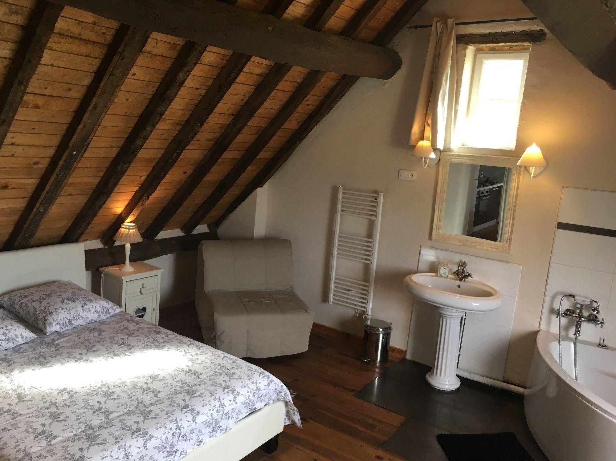 Domaine Du Moulin De Champie - Versailles - Gites & Suites Feucherolles Extérieur photo