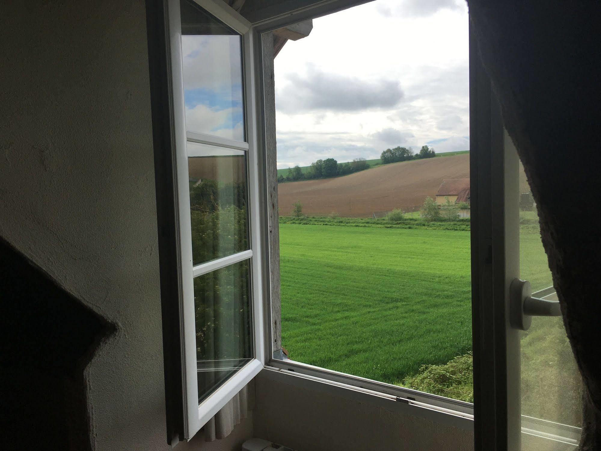 Domaine Du Moulin De Champie - Versailles - Gites & Suites Feucherolles Extérieur photo